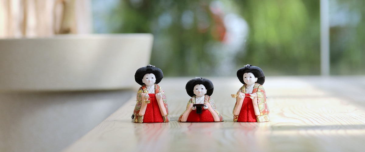 三人官女を含む雛飾り｜工房ひな雛