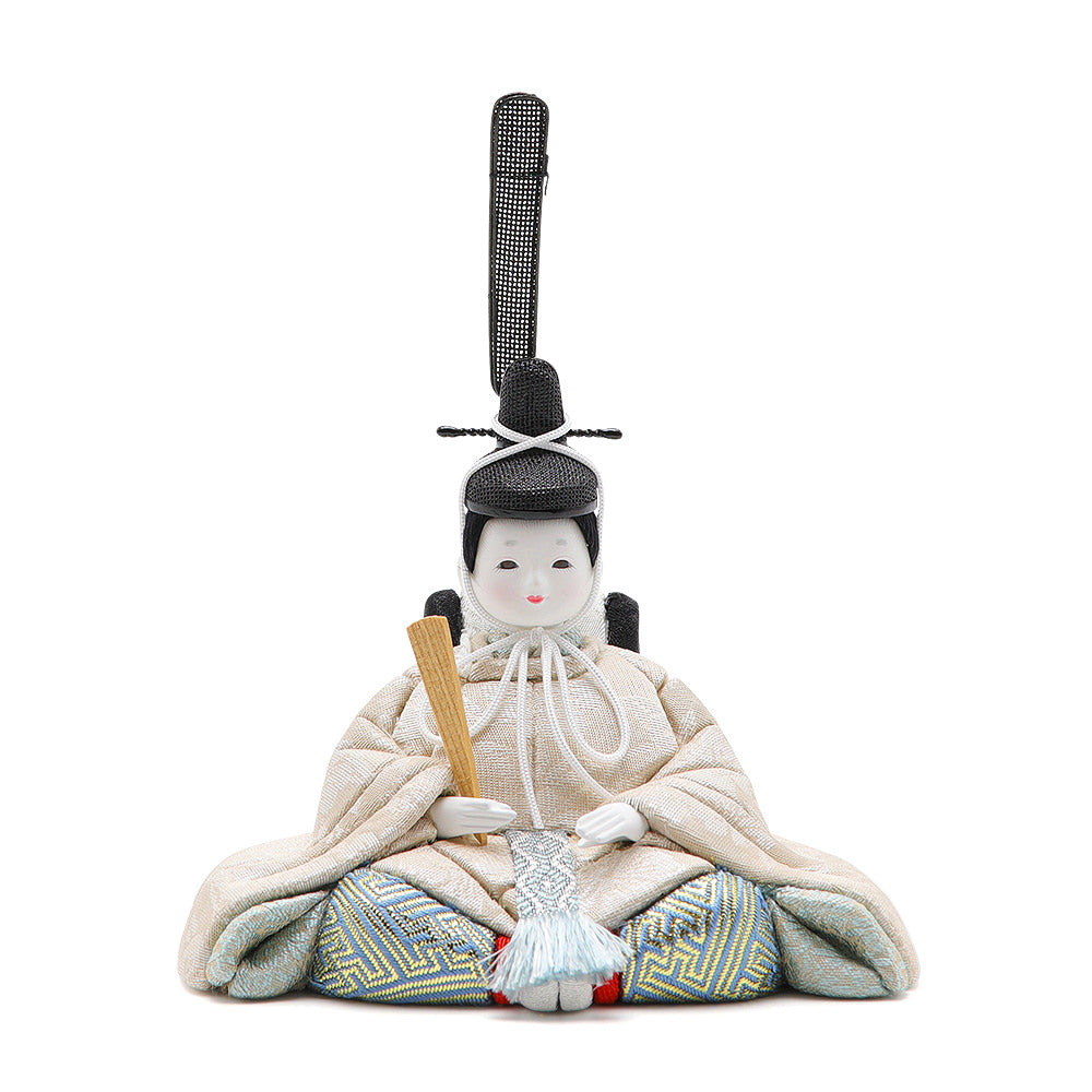 淡色にほほえむ、静けさをまとう親王様 