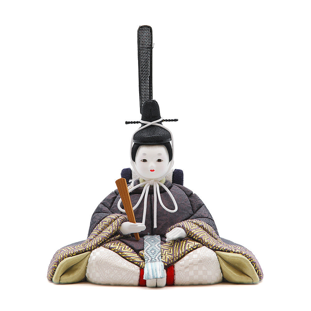 藤紫にたたずむ、静けさをまとう親王様
