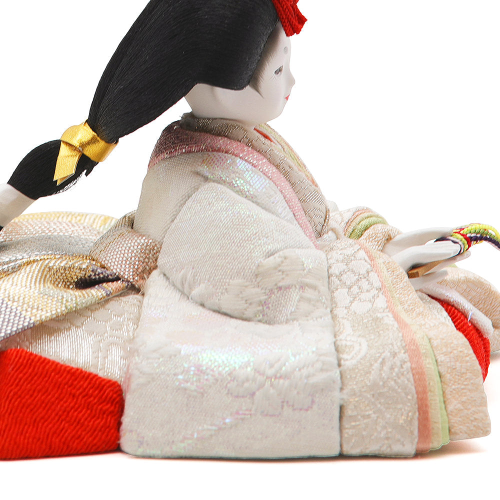 深緑と白練の、落ち着いたお衣装 