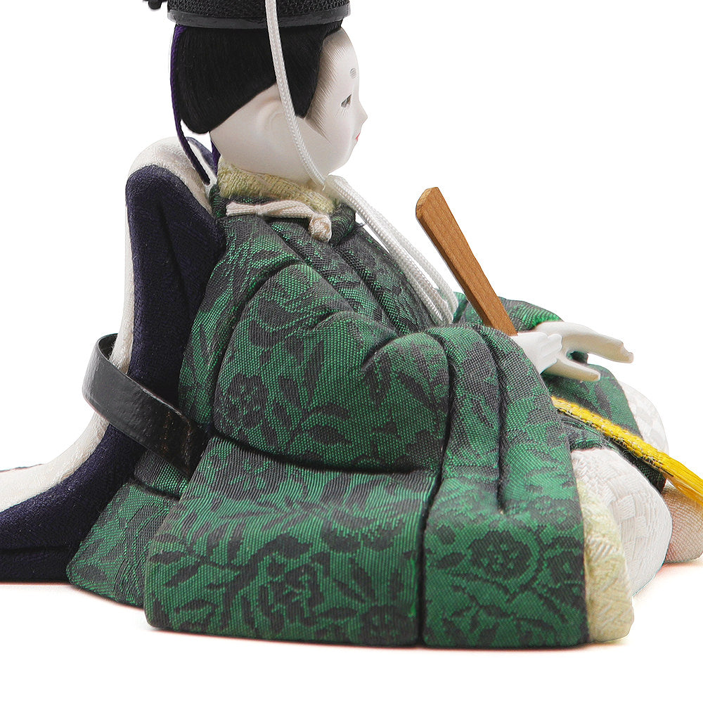 深緑と白練の、落ち着いたお衣装 