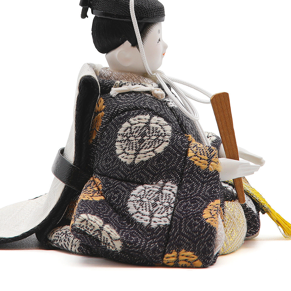 黒に金銀、凛と改まる立春の装い