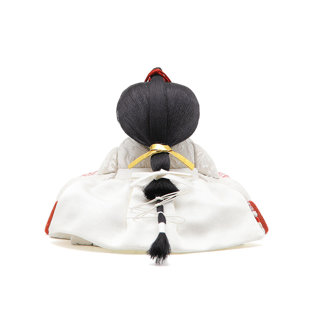 春の陽ざしのように、清潔で凛とした親王様 