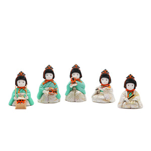 五人囃子 (GB-025) 五人囃子 緑の上着に金彩の生成り地 五人並び