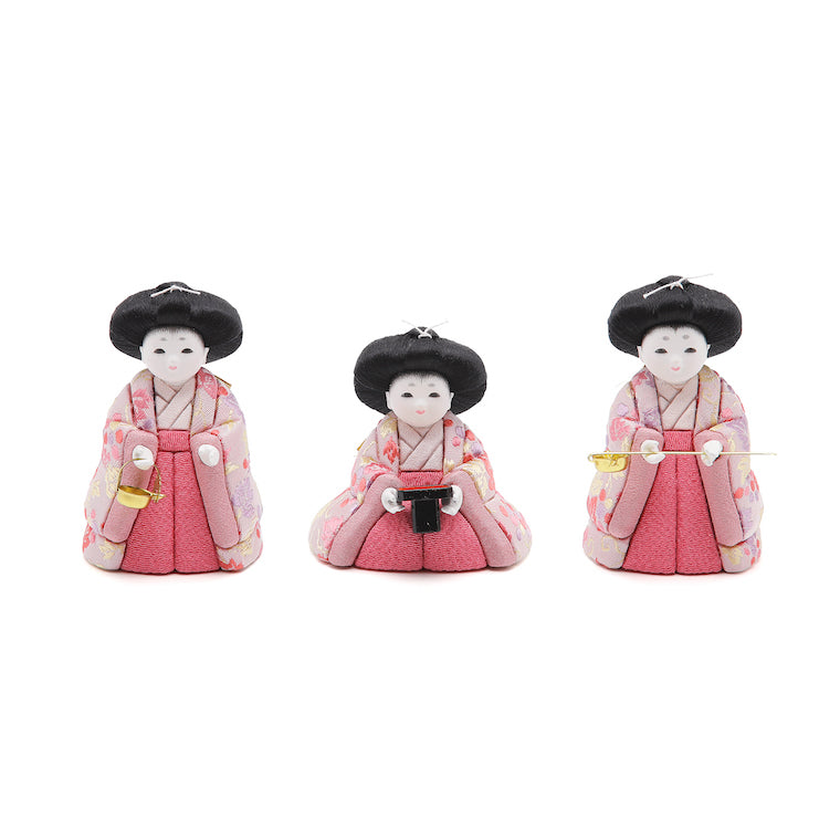 三人官女 (KN-70) 三人官女 紅梅色の地に花柄