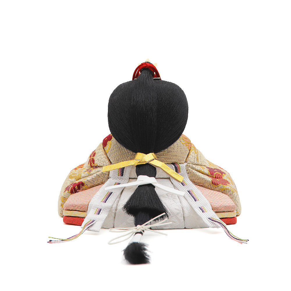 ベージュ色に咲く小花、心和ませる、やさしい親王様