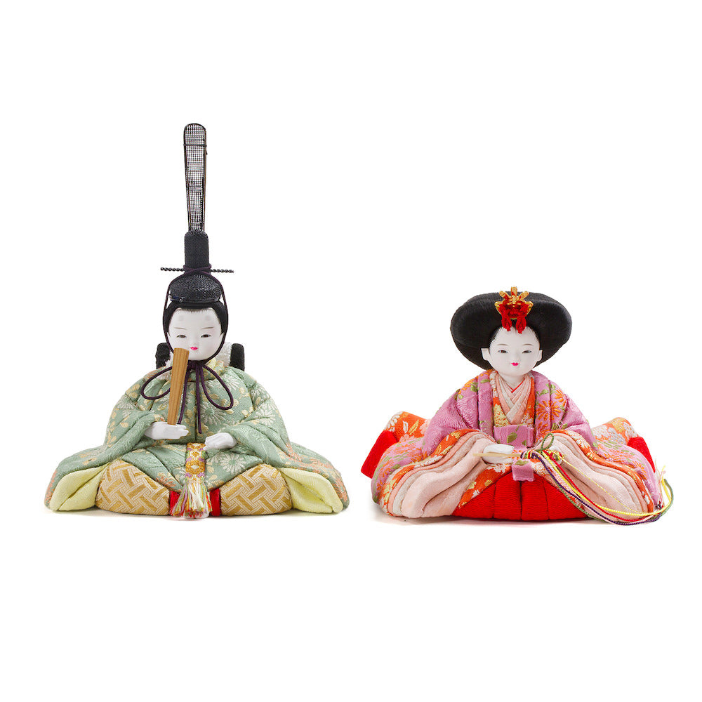 若草色と桃色に菊を織り込んだ、晴れやかな親王様 