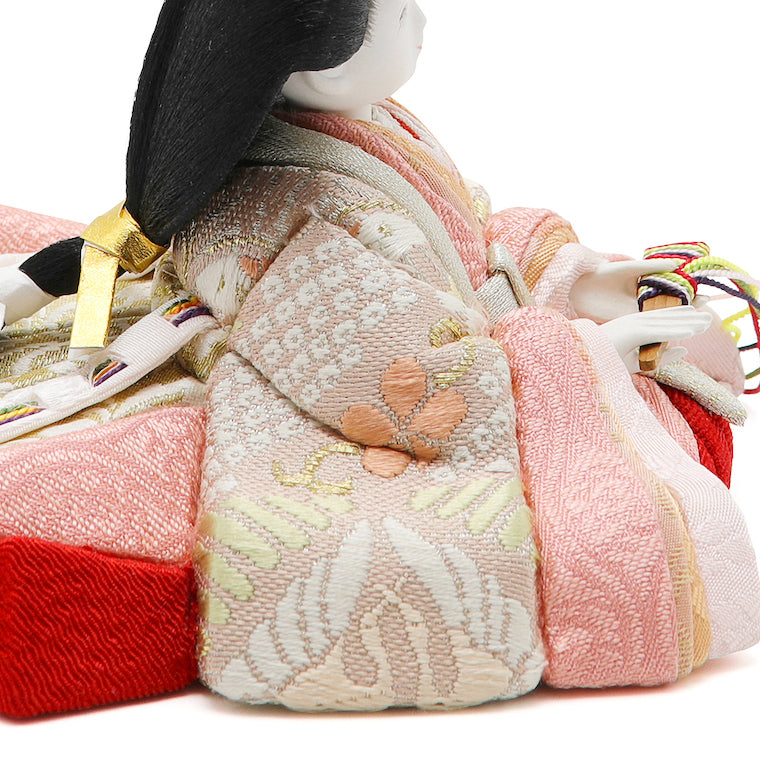 白銀と桜色の、優美なお衣装