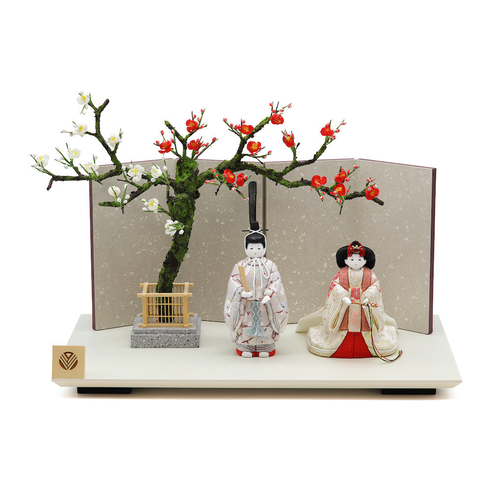 雪花雛 立雛飾り 一閑塗飾り台 象牙色 紅白梅一本飾り T-255-23118 セット 雛人形