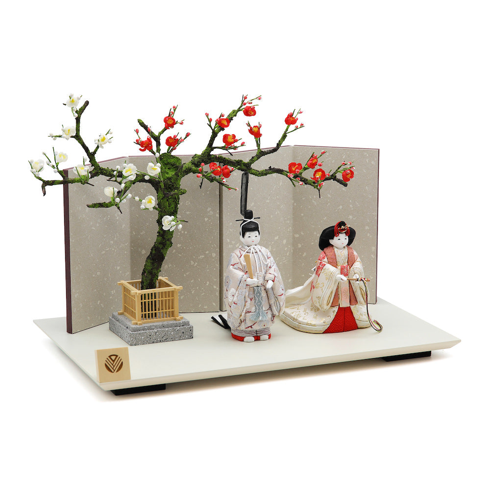 雪花雛 立雛飾り 一閑塗飾り台 象牙色 紅白梅一本飾り T-255-23118 セット 雛人形