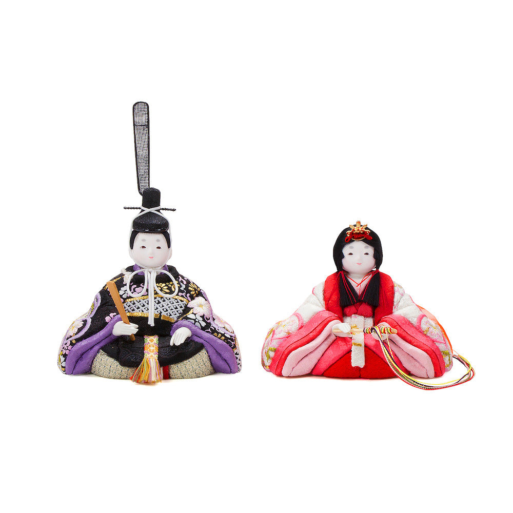 対照の色を一つに結ぶ、ご縁を寿ぐ親王様